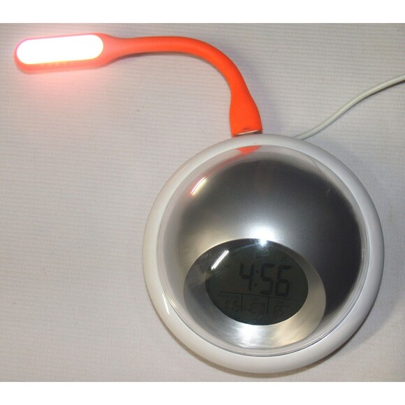 tech toyz Clock Date Temperature with 4 USB charging connectors Space Age Modern - Picture 2 of 7